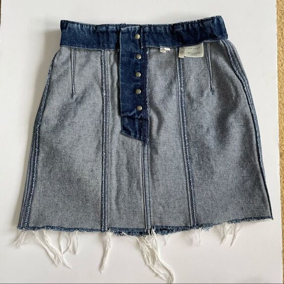 GRLFRND denim skirt ~ Button fly ~ size 24 ~ frayed hem - Picture 6 of 6